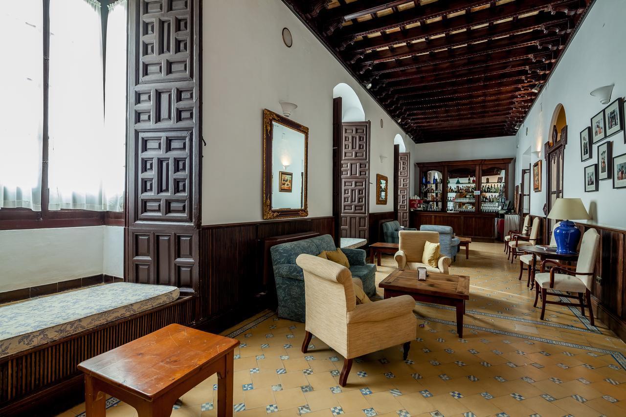 Palacio Marques De La Gomera Osuna Exteriér fotografie